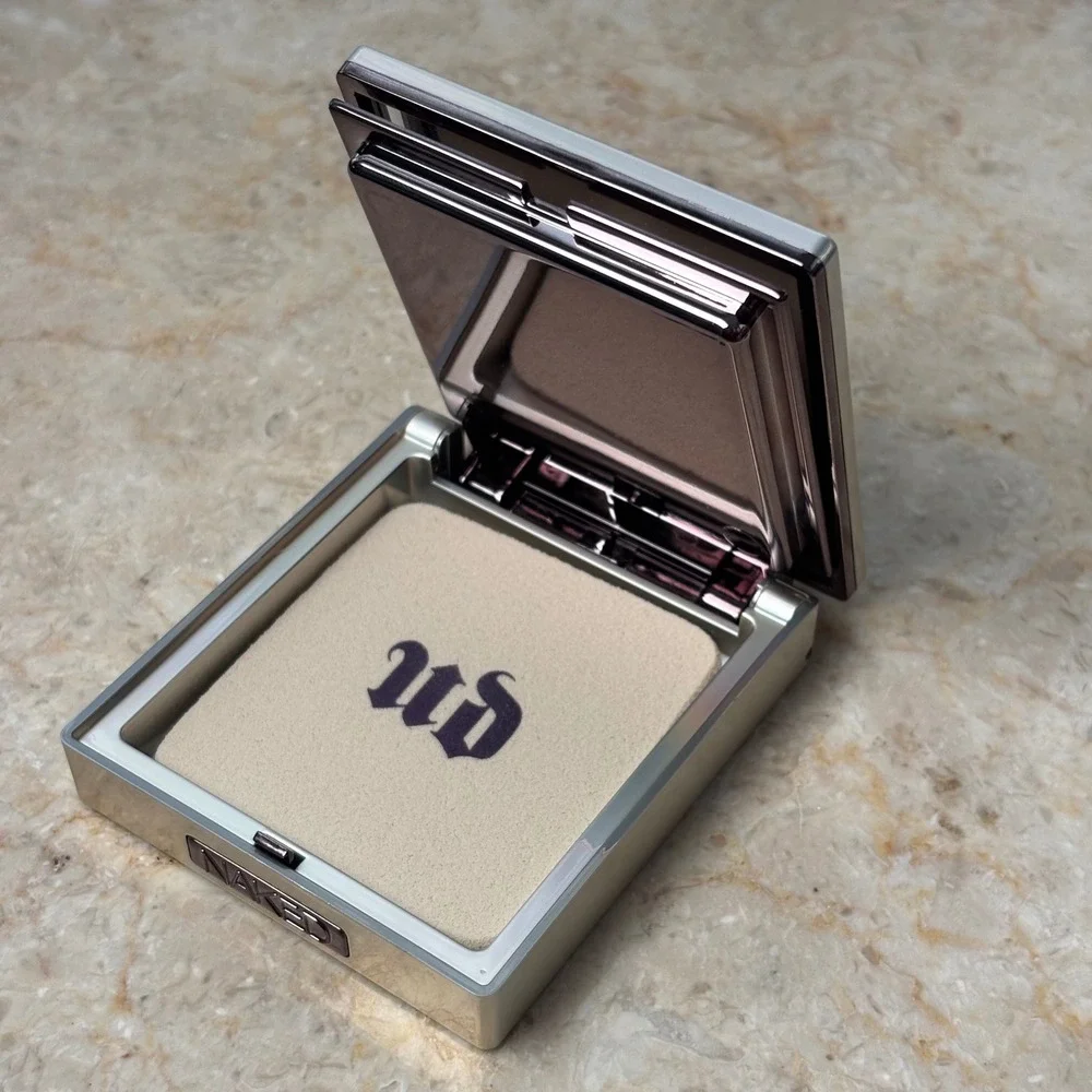 Urban Decay Naked The Illuminizer Translucent Pressed Beauty Powder‎ 9g